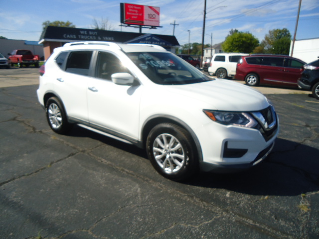 Used 2018 Nissan Rogue FWD SV image 11