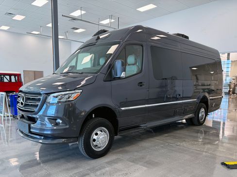 Used 2025 Mercedes-Benz Sprinter 3500 image 4