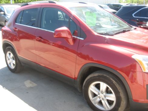 Used 2015 Chevrolet Trax LT image 3