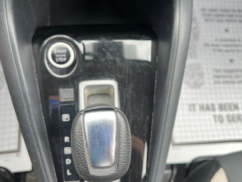 Used 2020 Nissan Versa SV FWD image 18
