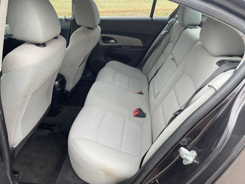 Used 2014 Chevrolet Cruze LT image 10