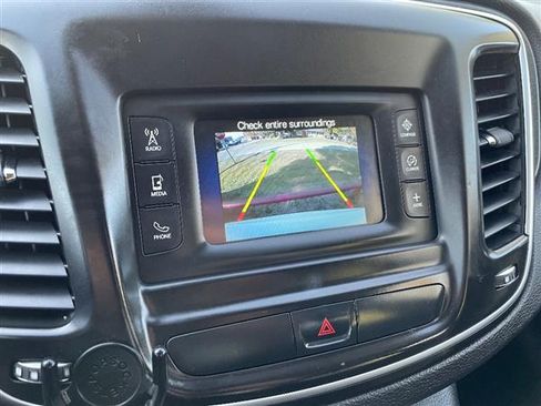 Used 2016 Chrysler 200 Limited image 11