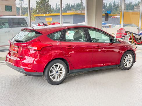 Used 2015 Ford Focus SE image 4