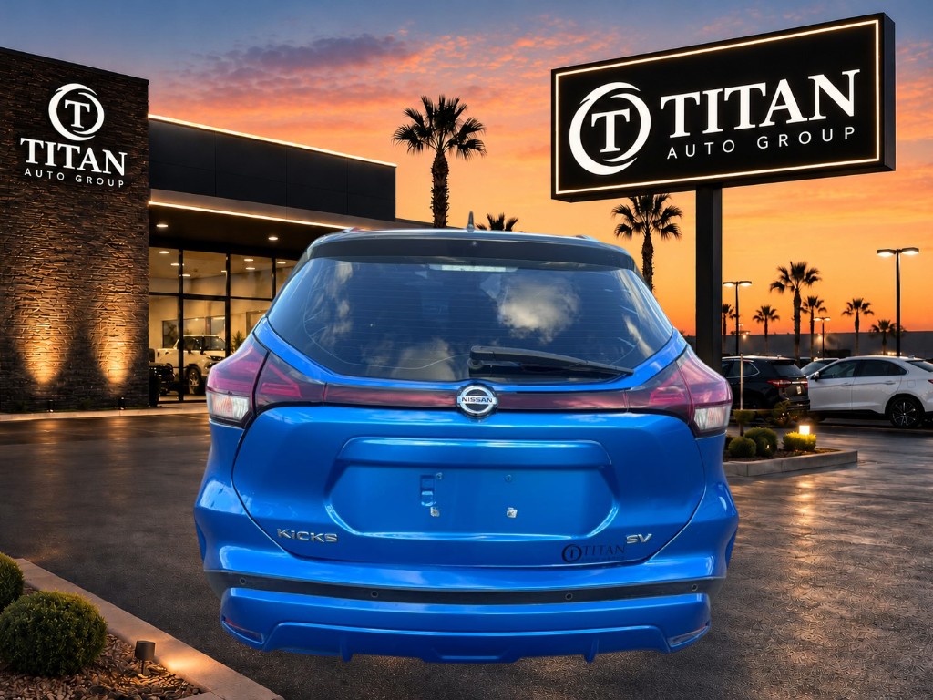 Used 2023 Nissan Kicks SR FWD image 7
