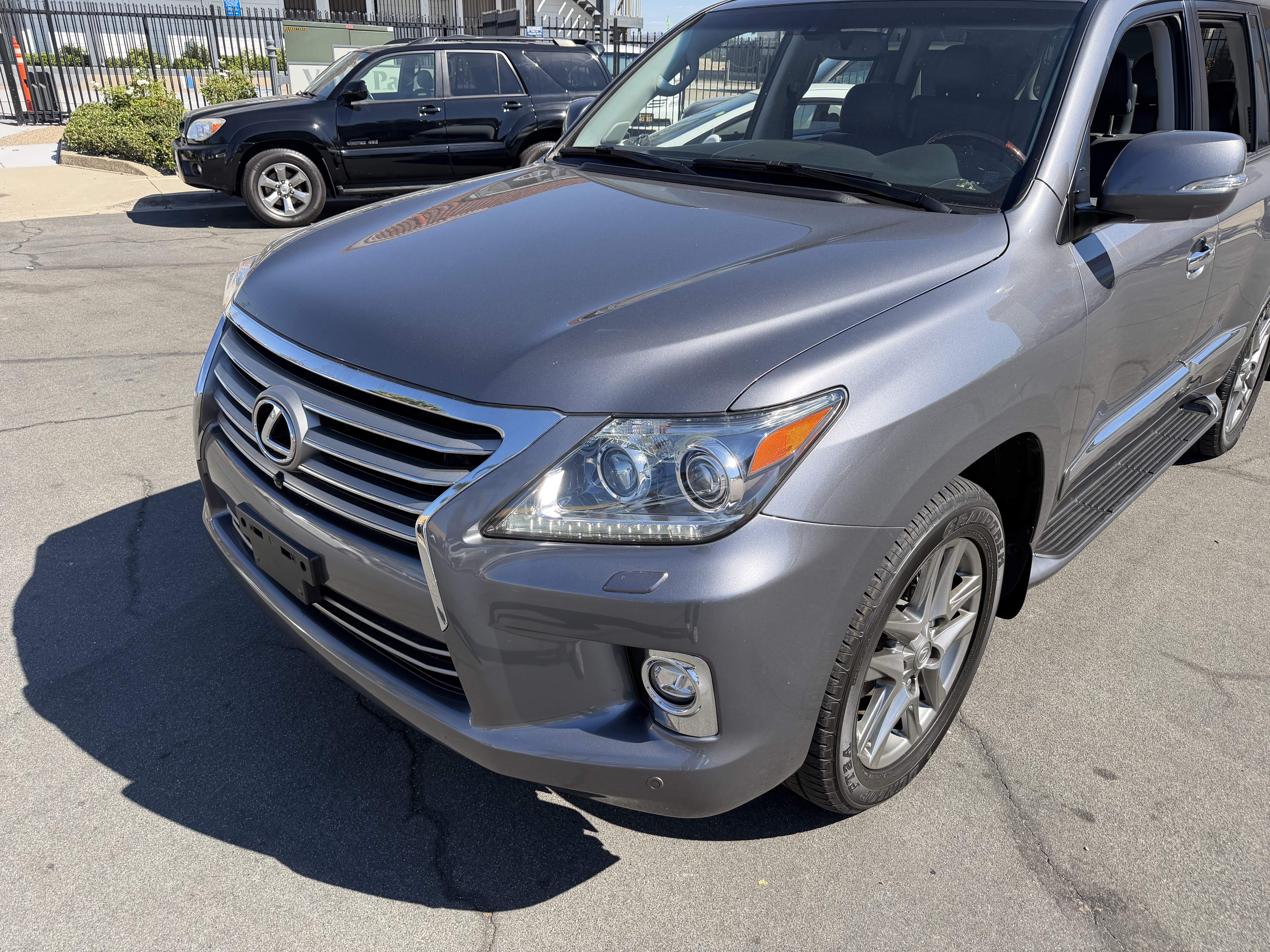 Used 2015 Lexus LX 570 4WD image 17