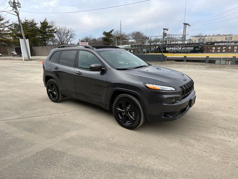 Used 2016 Jeep Cherokee High Altitude image 3