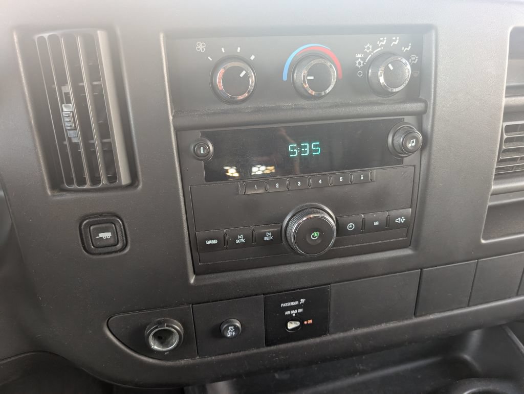 Used 2013 Chevrolet Express 2500 RWD image 13