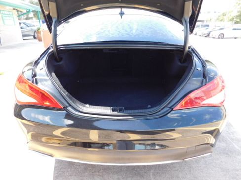 Used 2018 Mercedes-Benz CLA 250 image 7