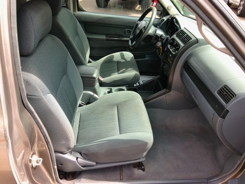Used 2004 Nissan Frontier XE image 29