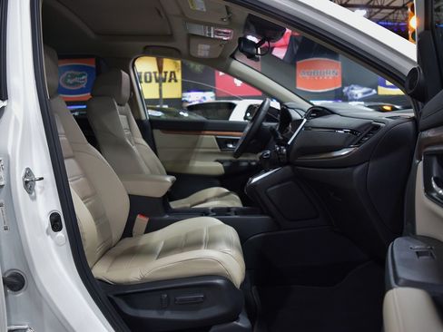 Used 2018 Honda CR-V Touring image 22