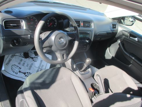Used 2014 Volkswagen Jetta SE Sedan 4D FWD image 5