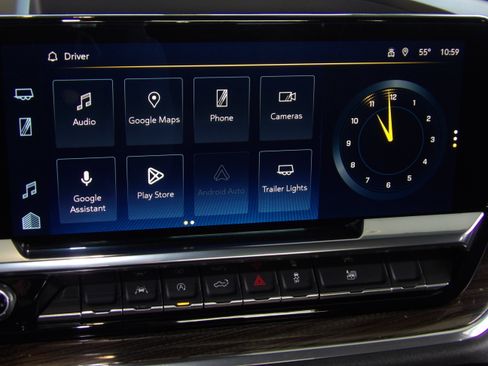 Used 2025 Chevrolet Silverado 1500 LT image 3