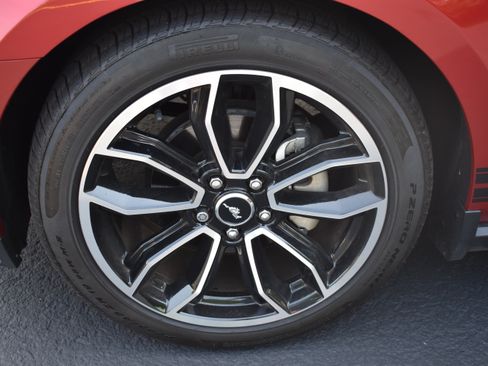 Used 2010 Ford Mustang Convertible RWD image 42