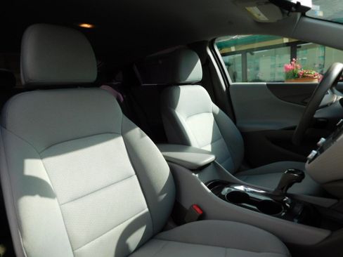 Used 2017 Chevrolet Malibu LS image 20