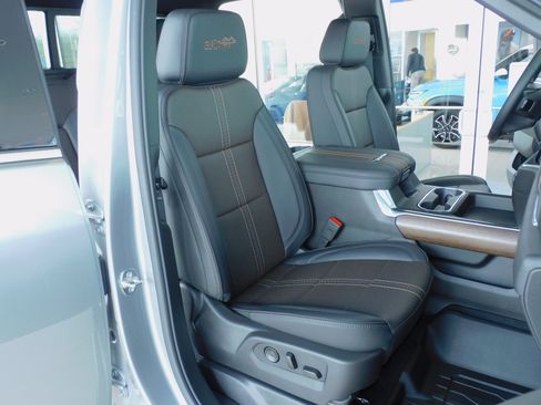 Used 2025 Chevrolet Silverado 2500 High Country image 34