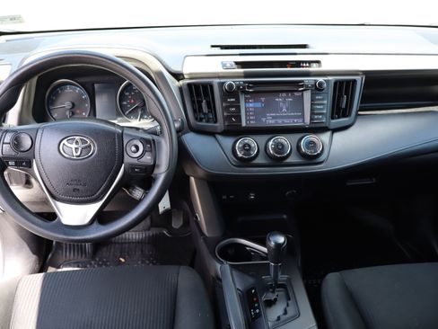 Used 2018 Toyota RAV4 LE FWD image 16