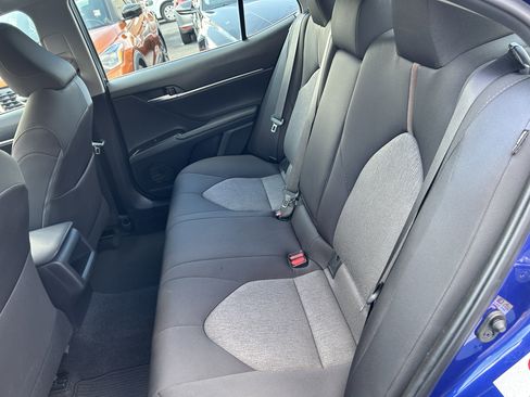 Used 2018 Toyota Camry LE image 7