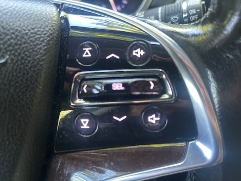 Used 2016 Cadillac SRX FWD Luxury image 10