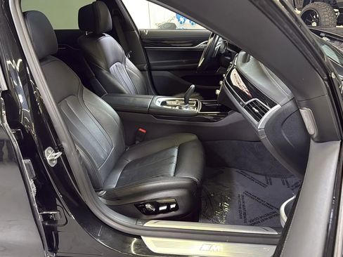 Used 2019 BMW 740i w/ M-Sport Package RWD image 13