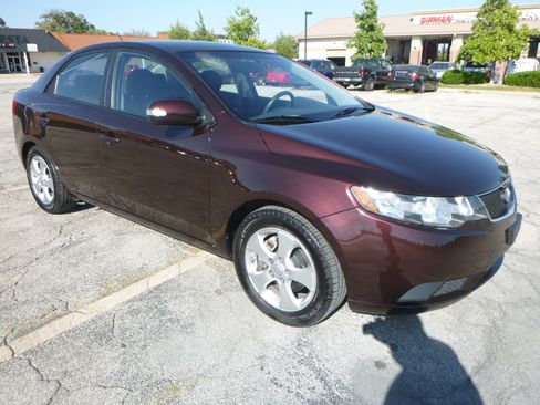 Used 2010 Kia Forte EX Sedan FWD image 4
