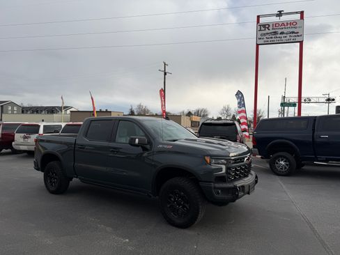 Used 2025 Chevrolet Silverado 1500 ZR2 image 1
