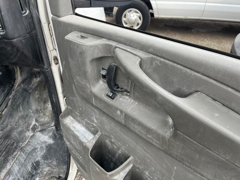 Used 2008 Chevrolet Express 2500 UNAVAIL RWD image 11