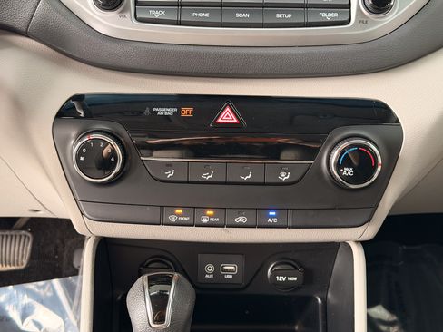 Used 2017 Hyundai Tucson SE image 11