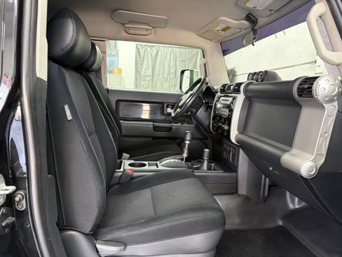 Used 2008 Toyota FJ Cruiser 4WD image 14
