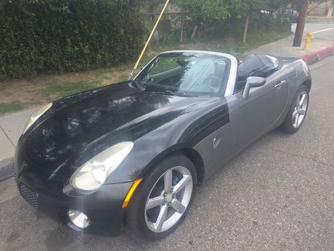 Used 2007 Pontiac Solstice RWD image 1