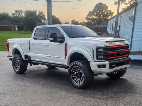 Used 2024 Ford F250 4x4 Crew Cab Super Duty image 4