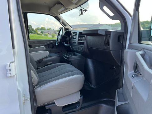 Used 2025 Chevrolet Express 2500 RWD image 11