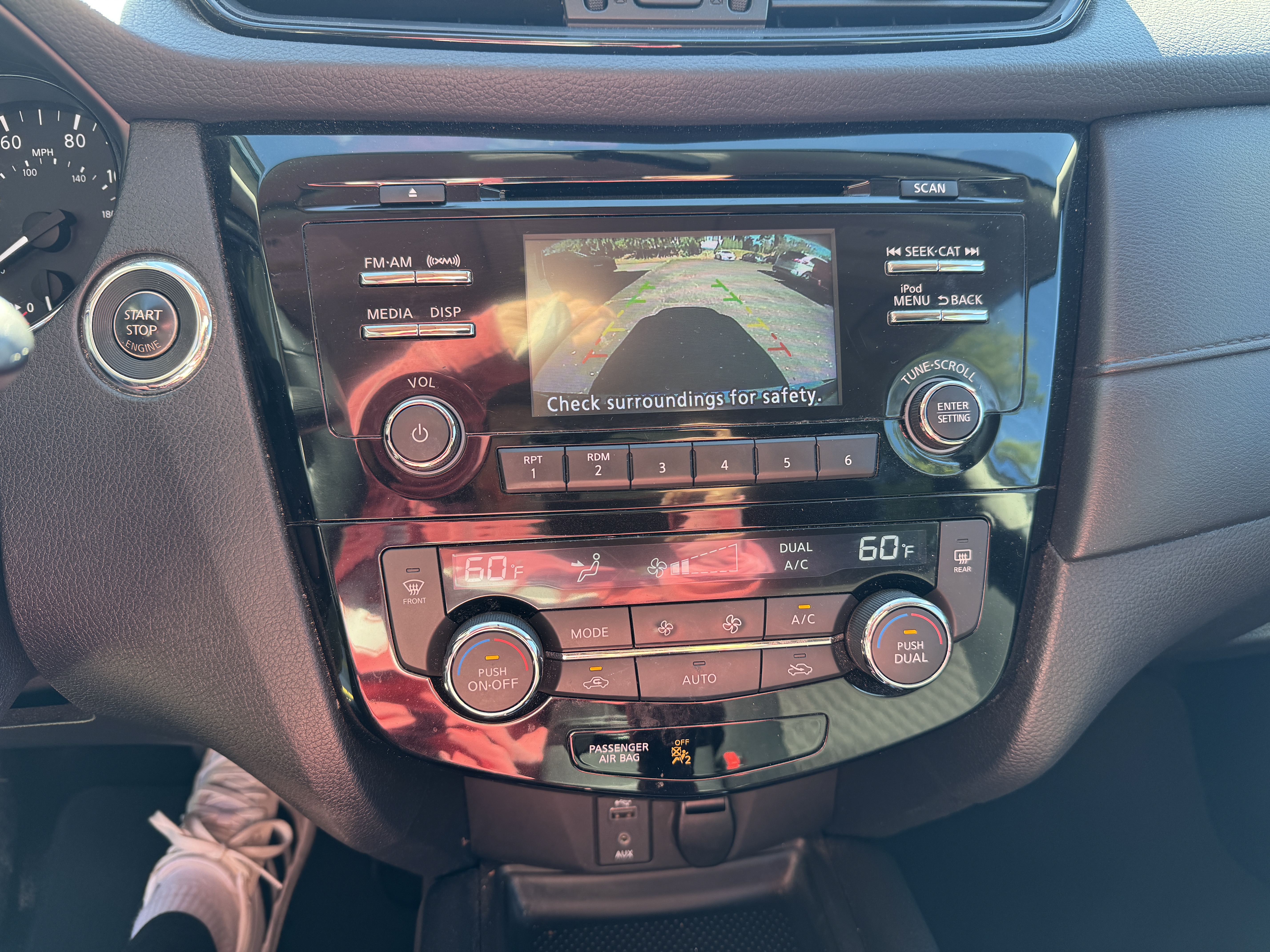 Used 2017 Nissan Rogue AWD SV image 18
