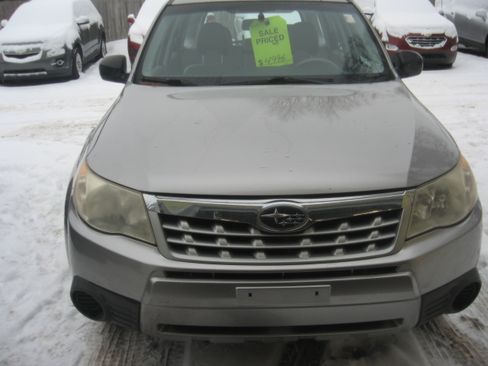 Used 2011 Subaru Forester 2.5X image 2