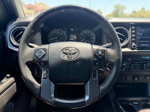 Used 2023 Toyota Tacoma 4x4 TRD Off-Road image 8