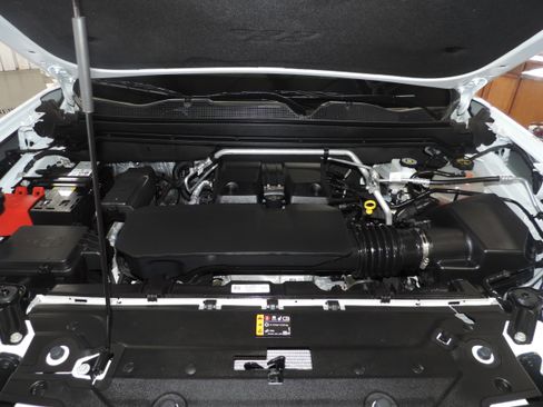 Used 2024 GMC Canyon AT4 image 23