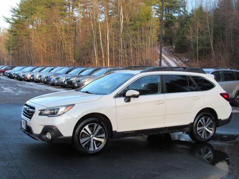 Used 2019 Subaru Outback 2.5i Limited image 2