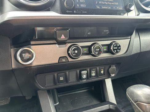 Used 2018 Toyota Tacoma RWD image 14