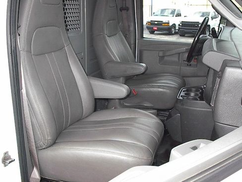 Used 2021 Chevrolet Express 3500 Extended RWD image 10
