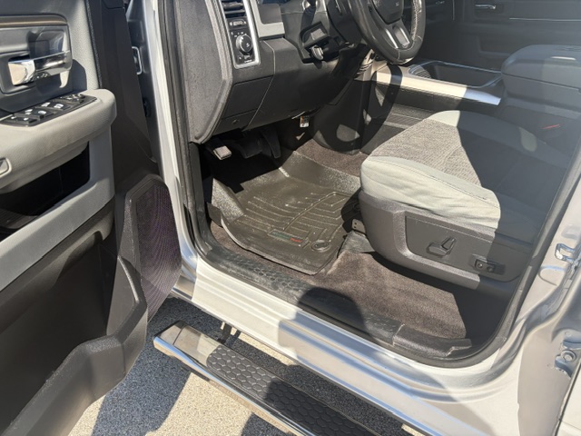Used 2017 RAM 1500 4x4 Crew Cab Big Horn image 8