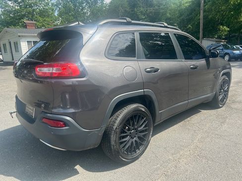 Used 2018 Jeep Cherokee FWD Limited image 5