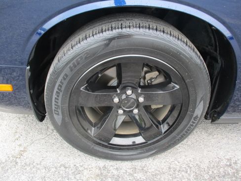 Used 2014 Dodge Challenger SXT RWD image 13
