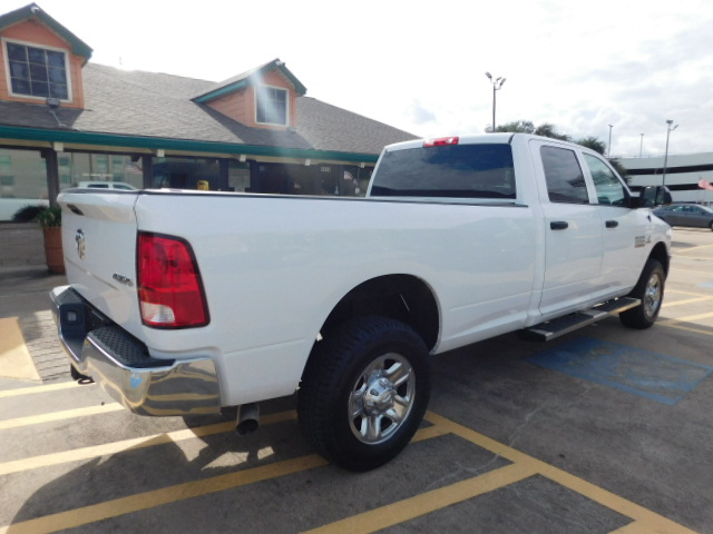 Used 2018 RAM 3500 4x4 Crew Cab ST image 8