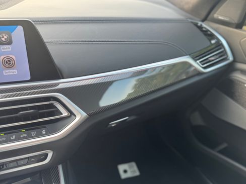 Used 2022 BMW X5 M image 11