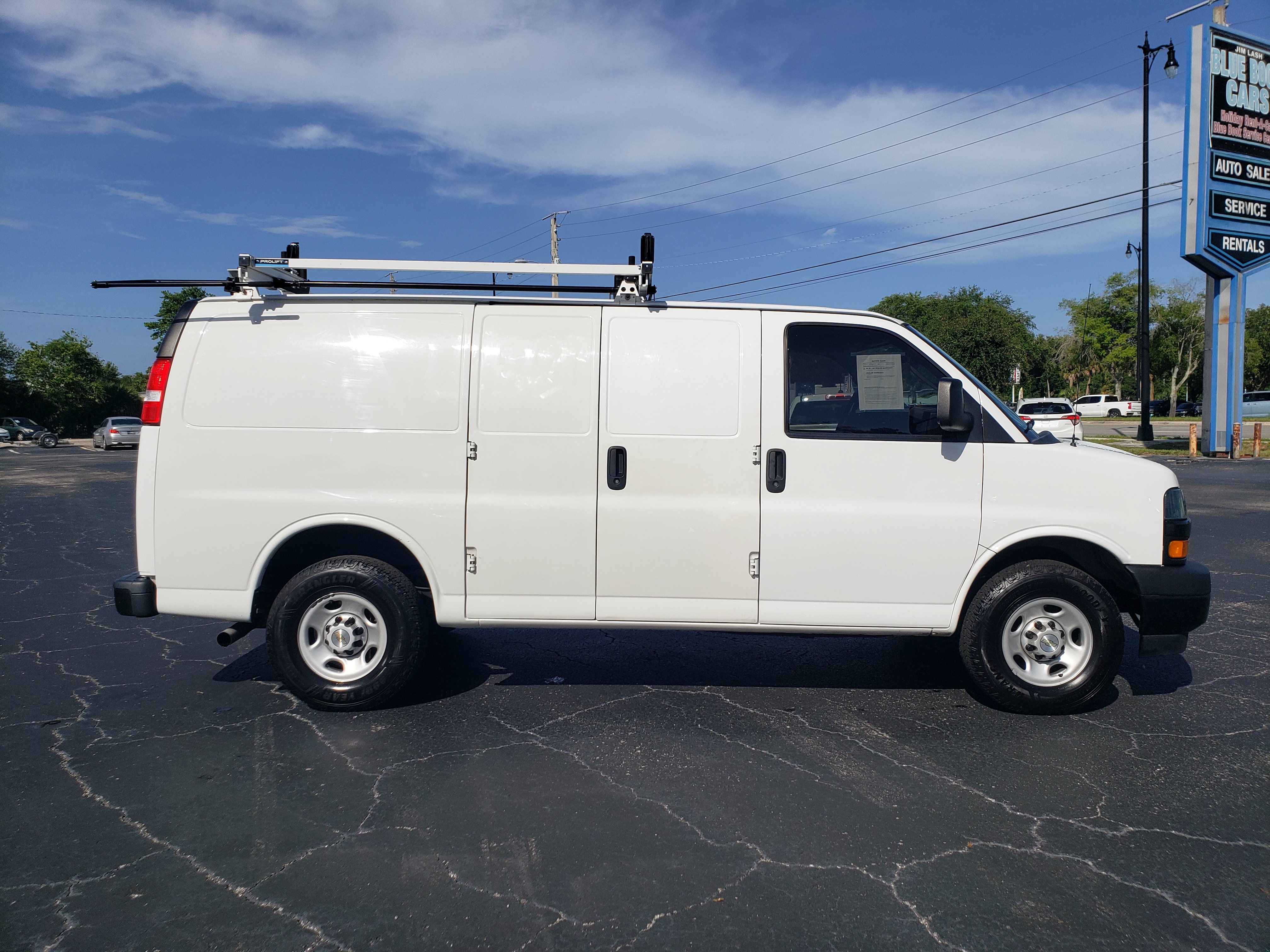 Used 2024 Chevrolet Express 2500 RWD image 6