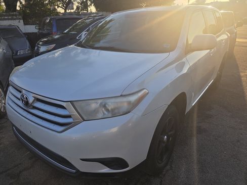 Used 2012 Toyota Highlander image 2