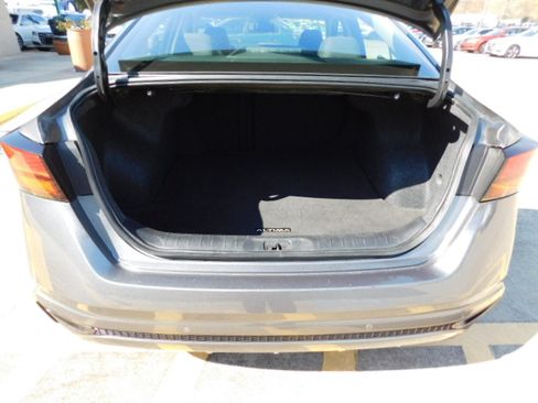 Used 2023 Nissan Altima 2.5 S FWD image 7