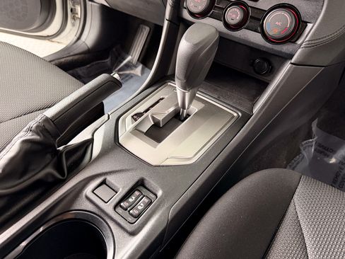 Used 2019 Subaru Impreza 2.0i Premium image 13