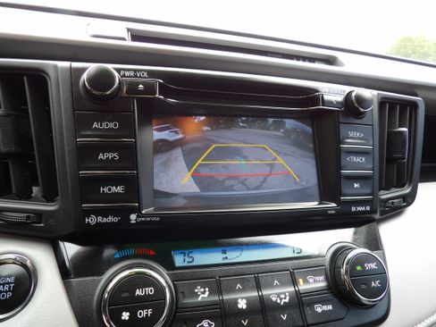 Used 2017 Toyota RAV4 XLE image 11