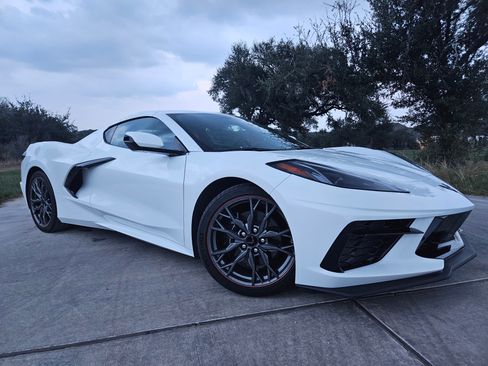 Used 2025 Chevrolet Corvette w/1LT image 2