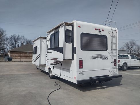 Used 2011 Ford E-450 and Econoline 450 image 7